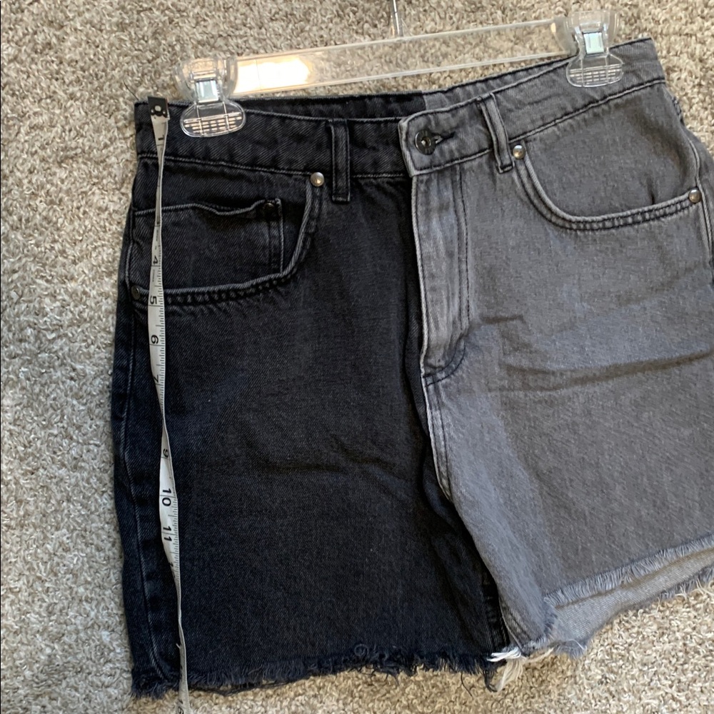 The Ragged Priest Black Gray Colorblock Jean Shorts Size Medium - Picture 5 of 10